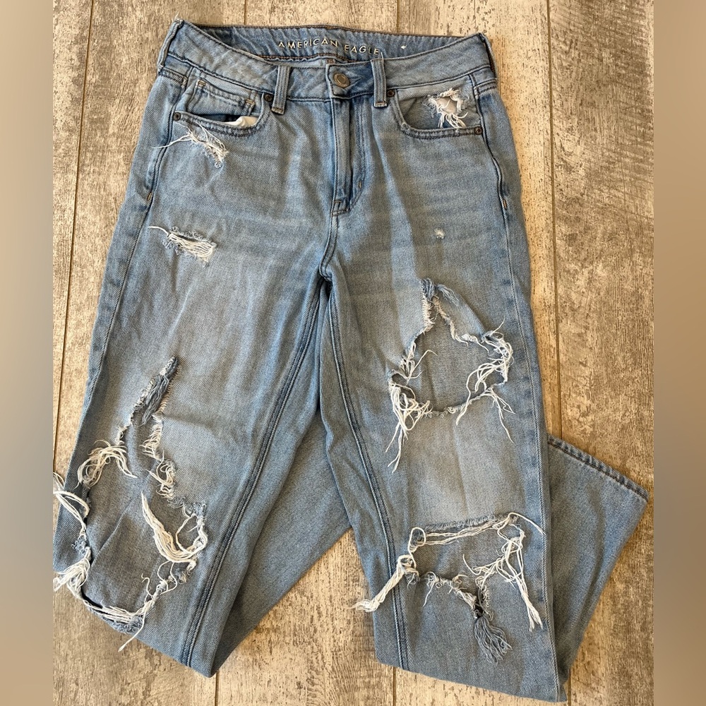 American Eagle Hi-Rise Tomgirl Distressed Jeans Size 4 Regular